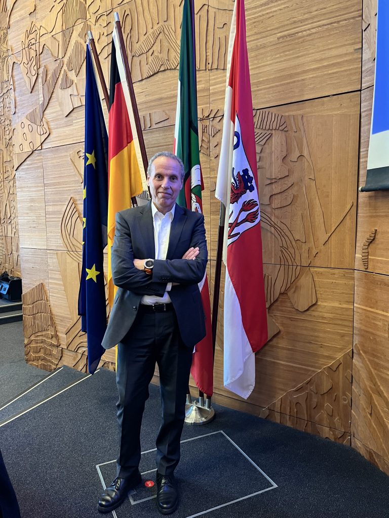 Jörk Cardeneo im Plenarsaal